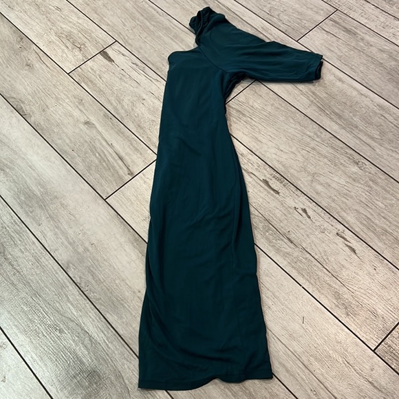 LC Waikiki classic asymmetrical dress - Picture 3 of 3